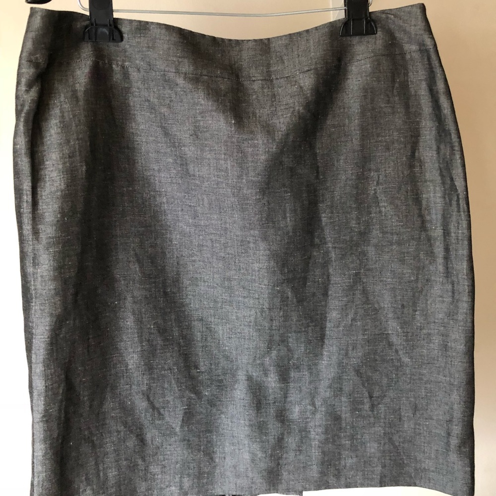 Staple gray business skirt with nice sheen